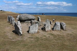 1280px-Havängsdösen_2015-2